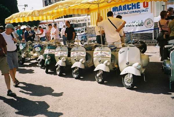 60 ans Vespa 50.jpg